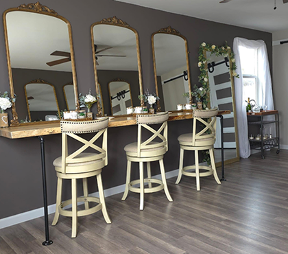 bridal suite vanity mirrors area
